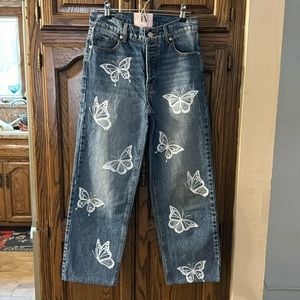 EUC!🩷REVICE denim jeans with butterfly decorations!Size 25